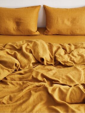 Bed Threads Turmeric French Flax Linen Queen Duvet Cover + King Pillowcases